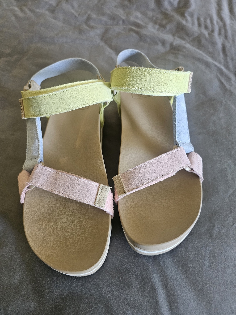 Reef Women’s Pastel Yellow, Pink & Light Blue Suede Strappy Sandals